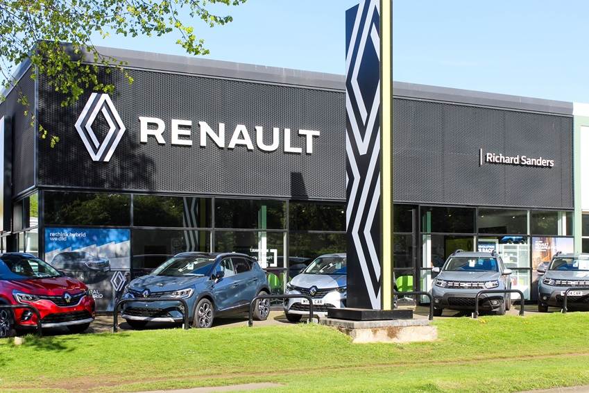 Richard Sanders Renault Kettering dealership image