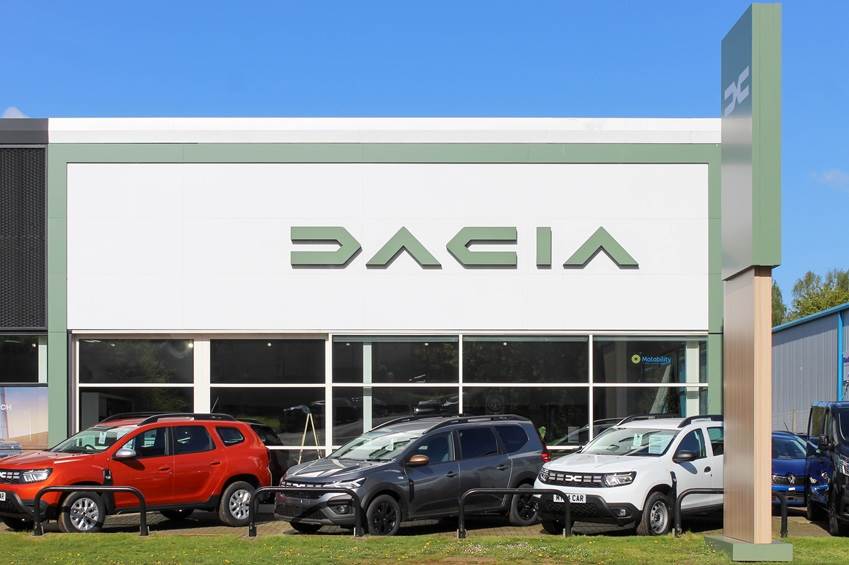 Richard Sanders Dacia Kettering dealership image